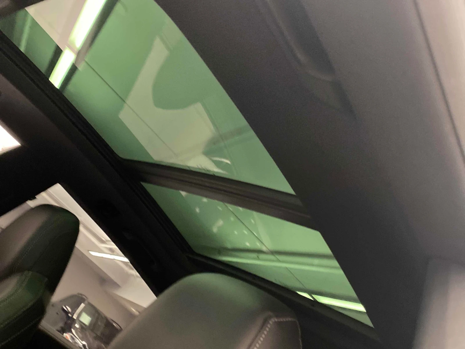 Audi RSQ8 4.0 TFSI / KEYLESS/ PODGVER/ SHIBIDAH/ CARFAX, снимка 8 - Автомобили и джипове - 55397841