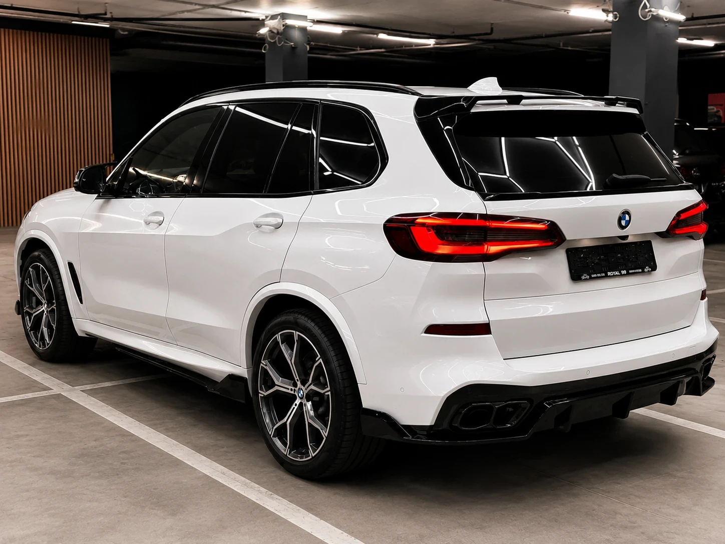 BMW X5 3.0D :: LASER::DISTRONIK::M PERFORMANCE:360:HARMAN, снимка 3 - Автомобили и джипове - 55499965