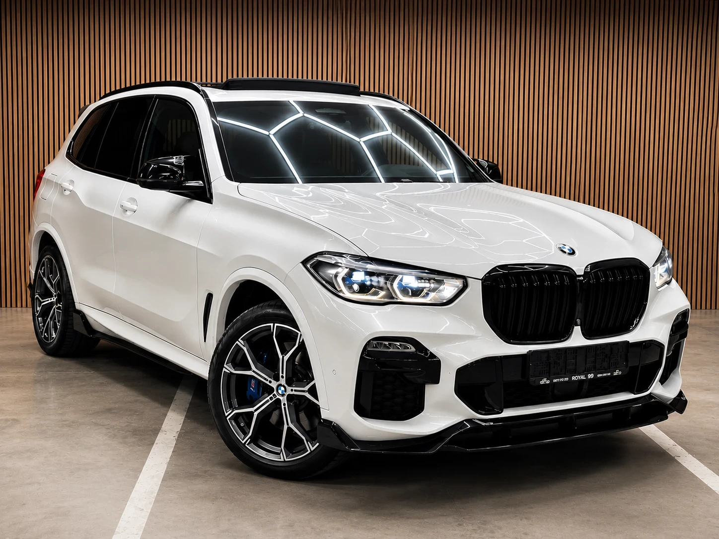 BMW X5 3.0D :: LASER::DISTRONIK::M PERFORMANCE:360:HARMAN
