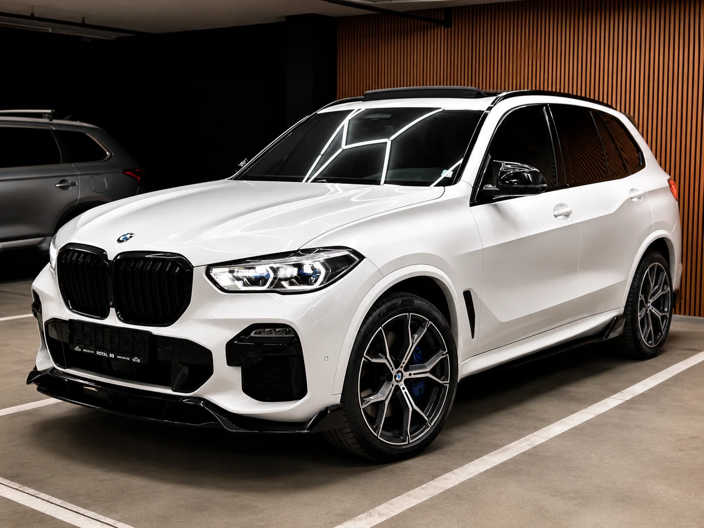 BMW X5 3.0D :: LASER::DISTRONIK::M PERFORMANCE:360:HARMAN, снимка 2 - Автомобили и джипове - 55499965