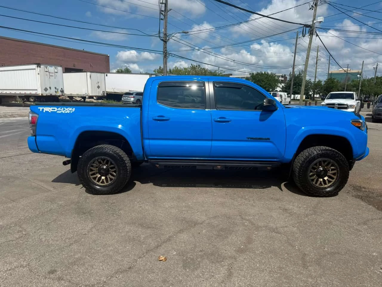 Toyota Tacoma * 4x4 Double Cab SB* АВТОКРЕДИТ БЕЗ ПЪРВОНАЧАЛНА *, снимка 3 - Автомобили и джипове - 55685156