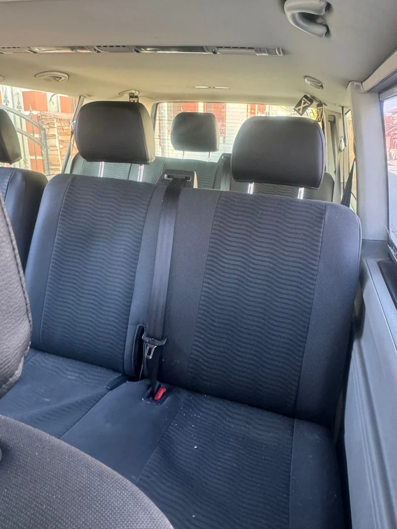 VW Caravelle, снимка 10 - Бусове и автобуси - 47799739