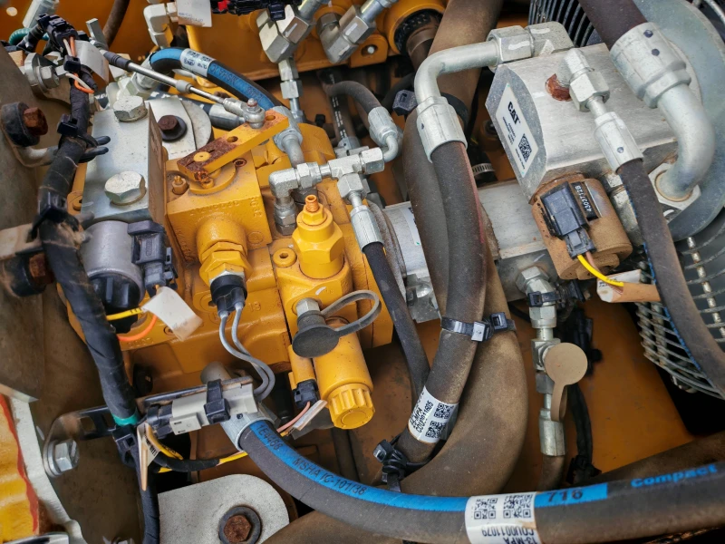 Валяк Cat CB 2.7 лизинг с първоначална вноска 20%, снимка 16 - Индустриална техника - 48916460