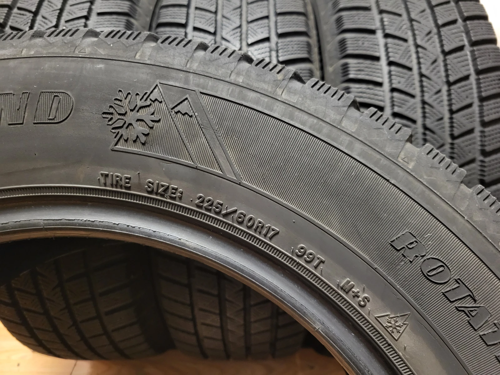 Гуми Зимни 225/60R17, снимка 8 - Гуми и джанти - 55991863