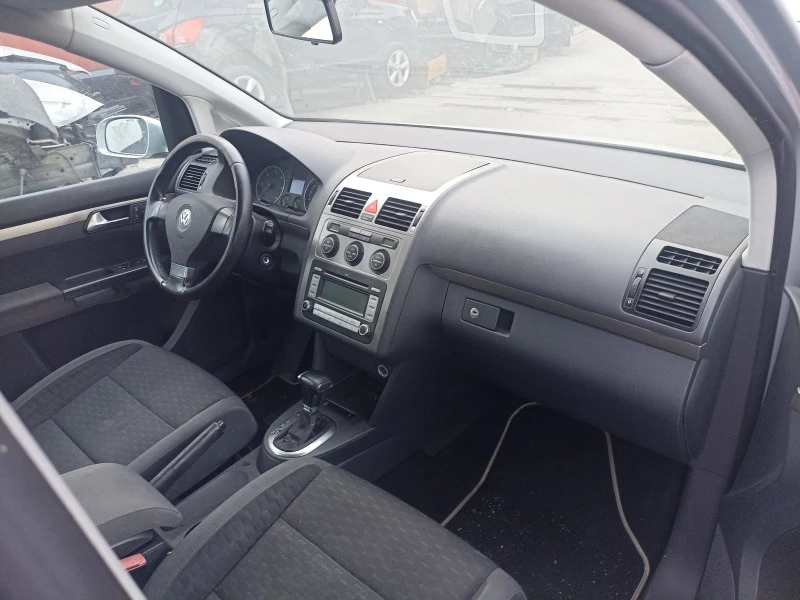 VW Touran 1.9, 2.0ТДИ 1, 6FSI, снимка 12 - Автомобили и джипове - 42710417