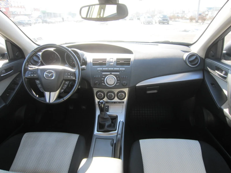 Mazda 3 1.6i 16v, снимка 10 - Автомобили и джипове - 46784243