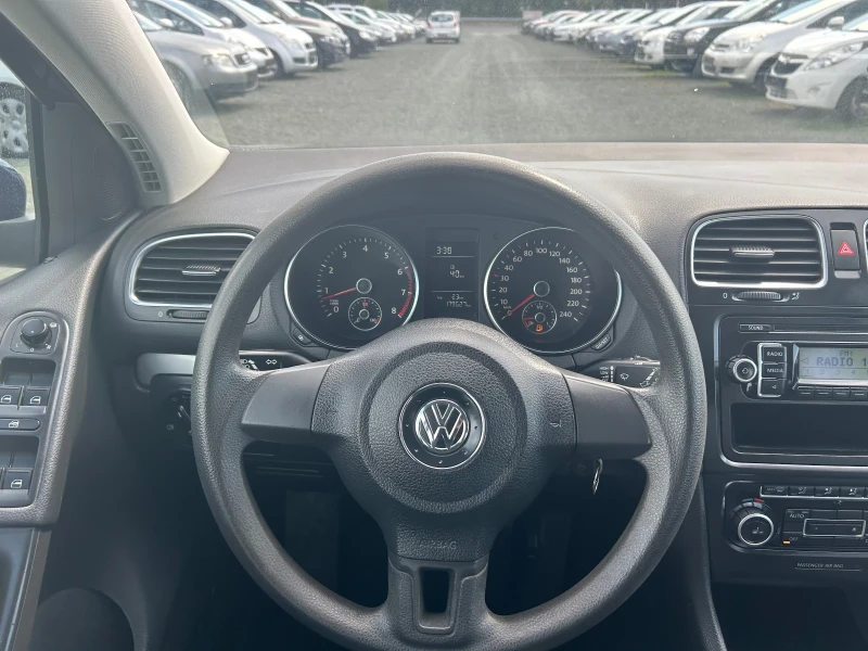 VW Golf 1.6i. 102к.с., снимка 13 - Автомобили и джипове - 47228424