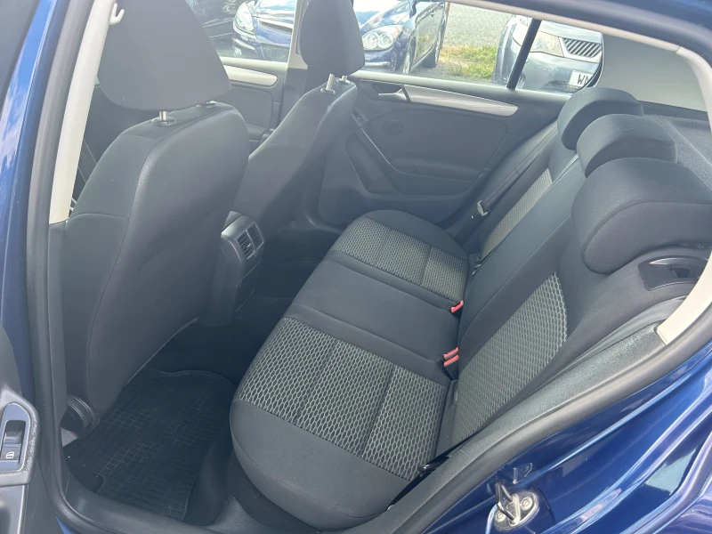 VW Golf 1.6i. 102к.с., снимка 11 - Автомобили и джипове - 47582354