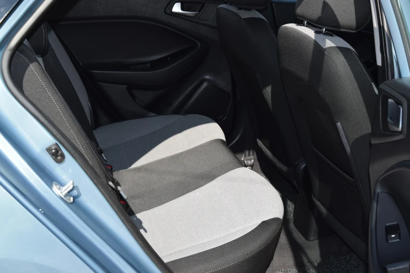 Hyundai I20 1.1 CRDI* Euro6B* 6скорости, снимка 12 - Автомобили и джипове - 52065992