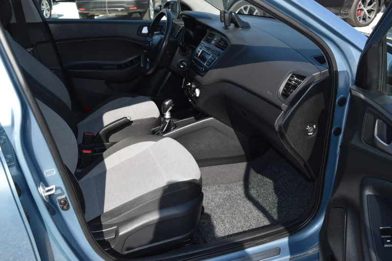 Hyundai I20 1.1 CRDI* Euro6B* 6скорости, снимка 10 - Автомобили и джипове - 52065992