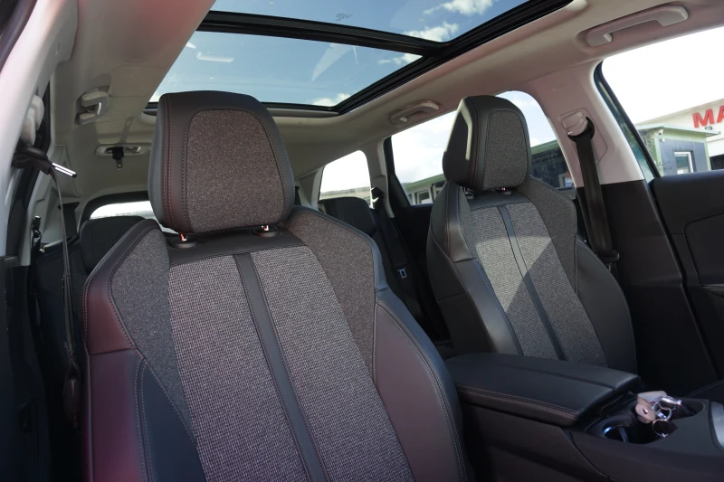 Peugeot 5008 1.2i/Автоматик/Ст.Таван/7места/Обслужен, снимка 12 - Автомобили и джипове - 52493612