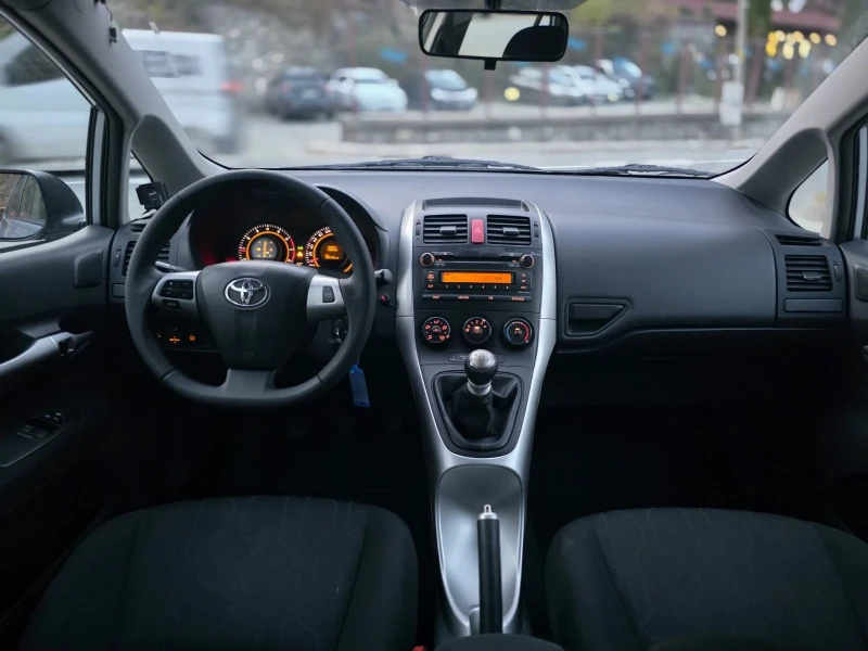 Toyota Auris, снимка 4 - Автомобили и джипове - 52554944