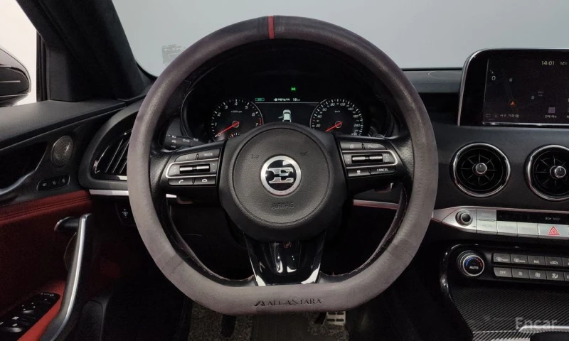 Kia Stinger, снимка 13 - Автомобили и джипове - 52810763