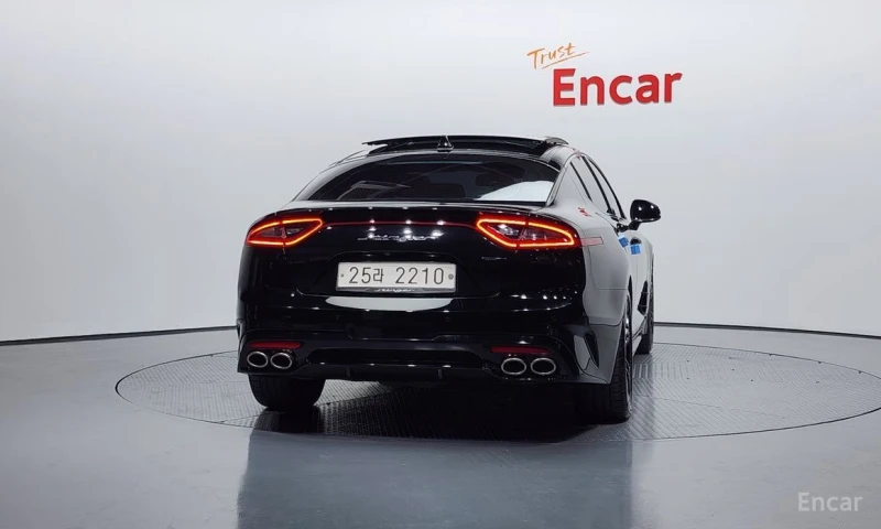 Kia Stinger, снимка 4 - Автомобили и джипове - 52810763