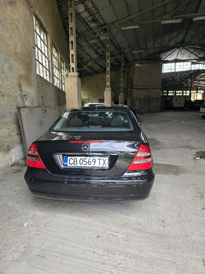 Mercedes-Benz E 320, снимка 4 - Автомобили и джипове - 53969715