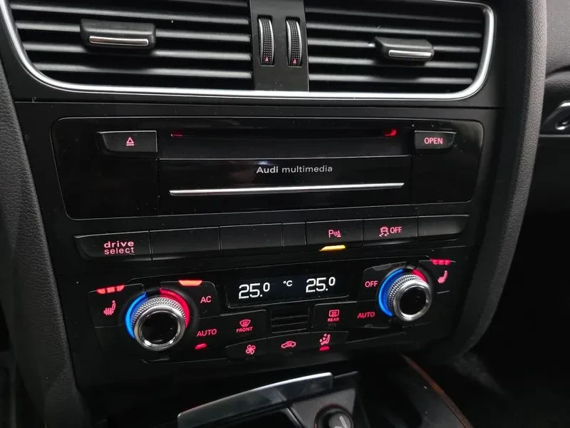 Audi A5 2.0 TFSI Quattro, снимка 16 - Автомобили и джипове - 54551499