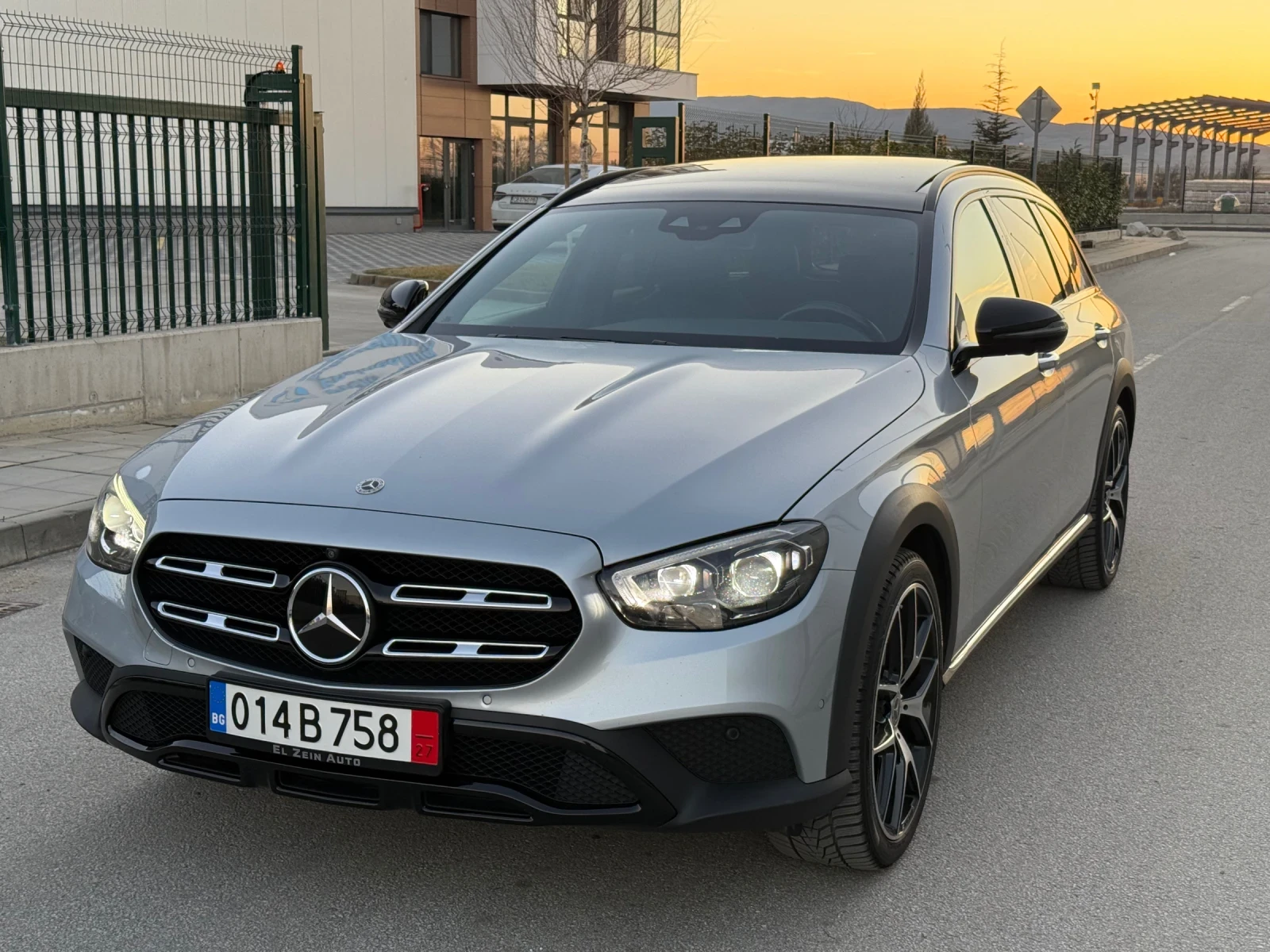 Mercedes-Benz E 220 All-Terrain/FACELIFT/4х4/PremiumPlus/Серв.История!, снимка 1