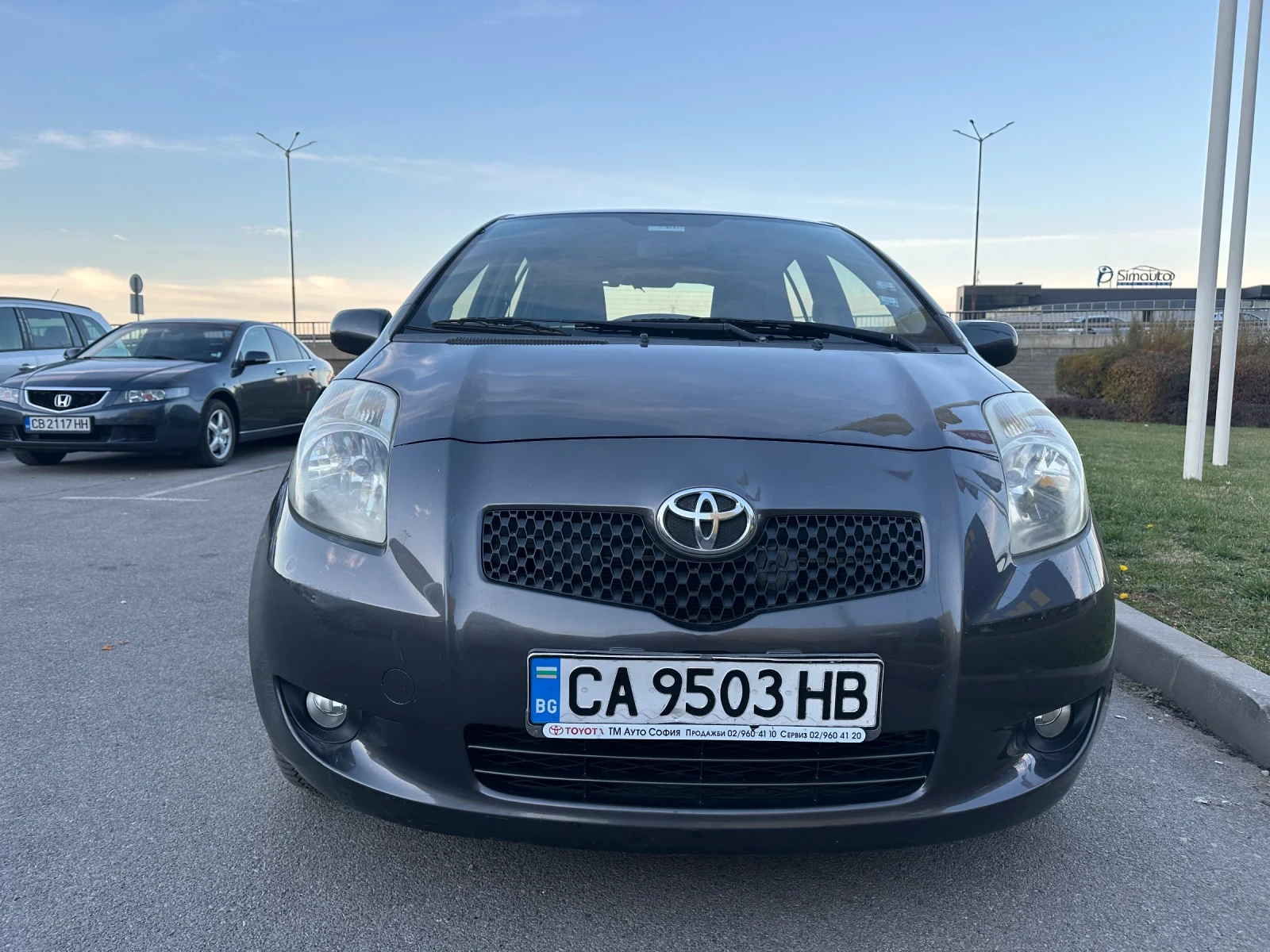 Toyota Yaris Автоматик 1.3 бензин - изображение 6