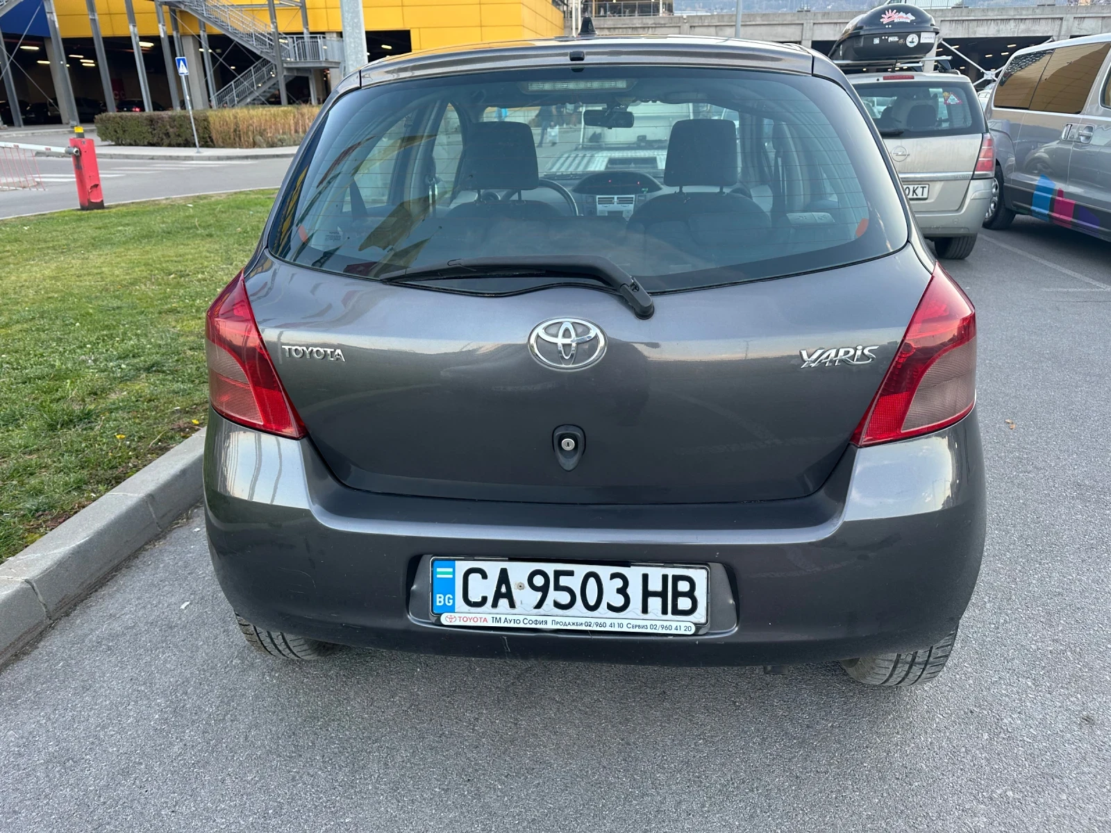 Toyota Yaris Автоматик 1.3 бензин - изображение 4