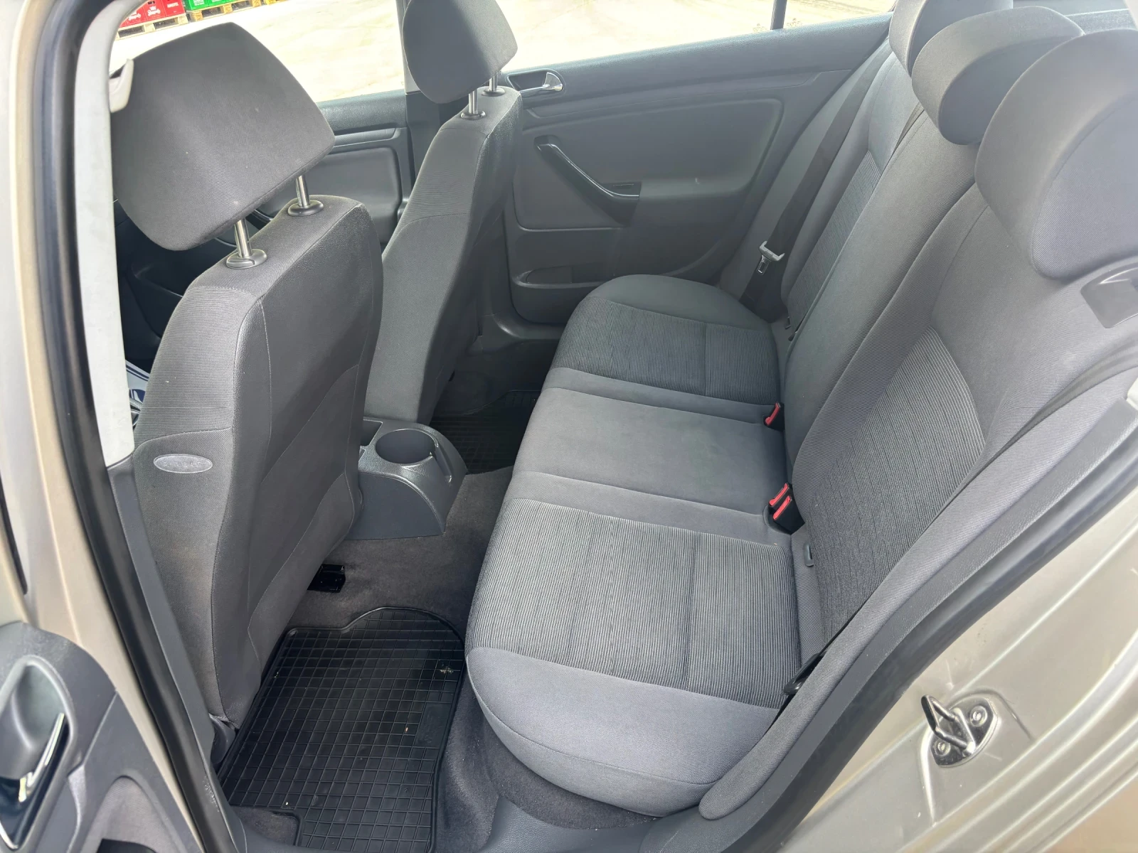 VW Golf 1.4 Стария мотор 5 врати  - изображение 8