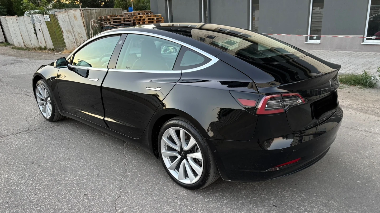 Tesla Model 3 SR Plus - изображение 3