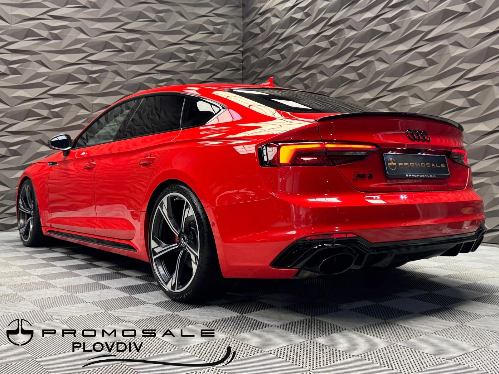 Audi Rs5 Quattro B&O* Подгрев* 360* Carbon - изображение 3