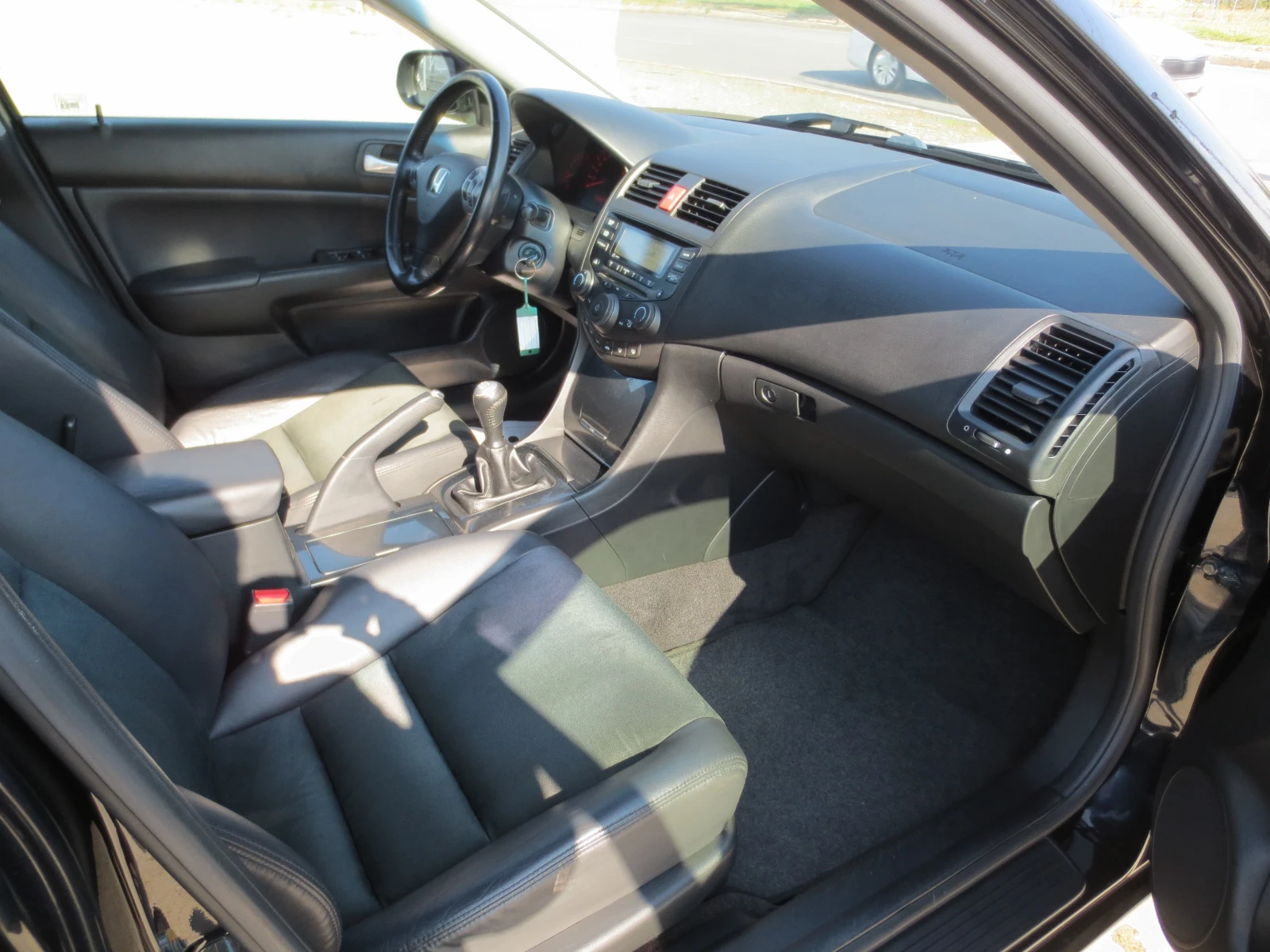 Honda Accord 2.0 i-VTEC | Mobile.bg — изображение 14