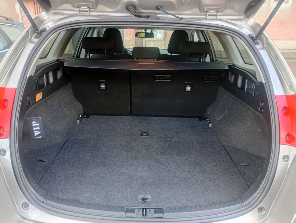 Toyota Auris  - изображение 5