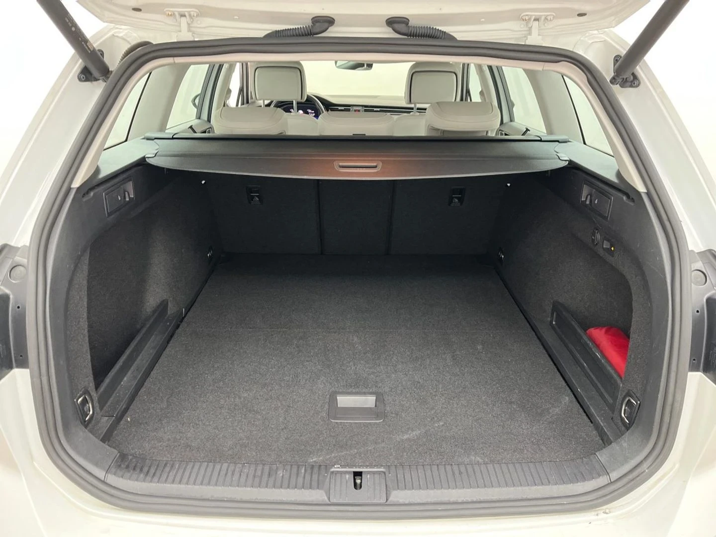 VW Passat 2.0 TDI / 4 motion / реални КМ, снимка 16 - Автомобили и джипове - 53815822