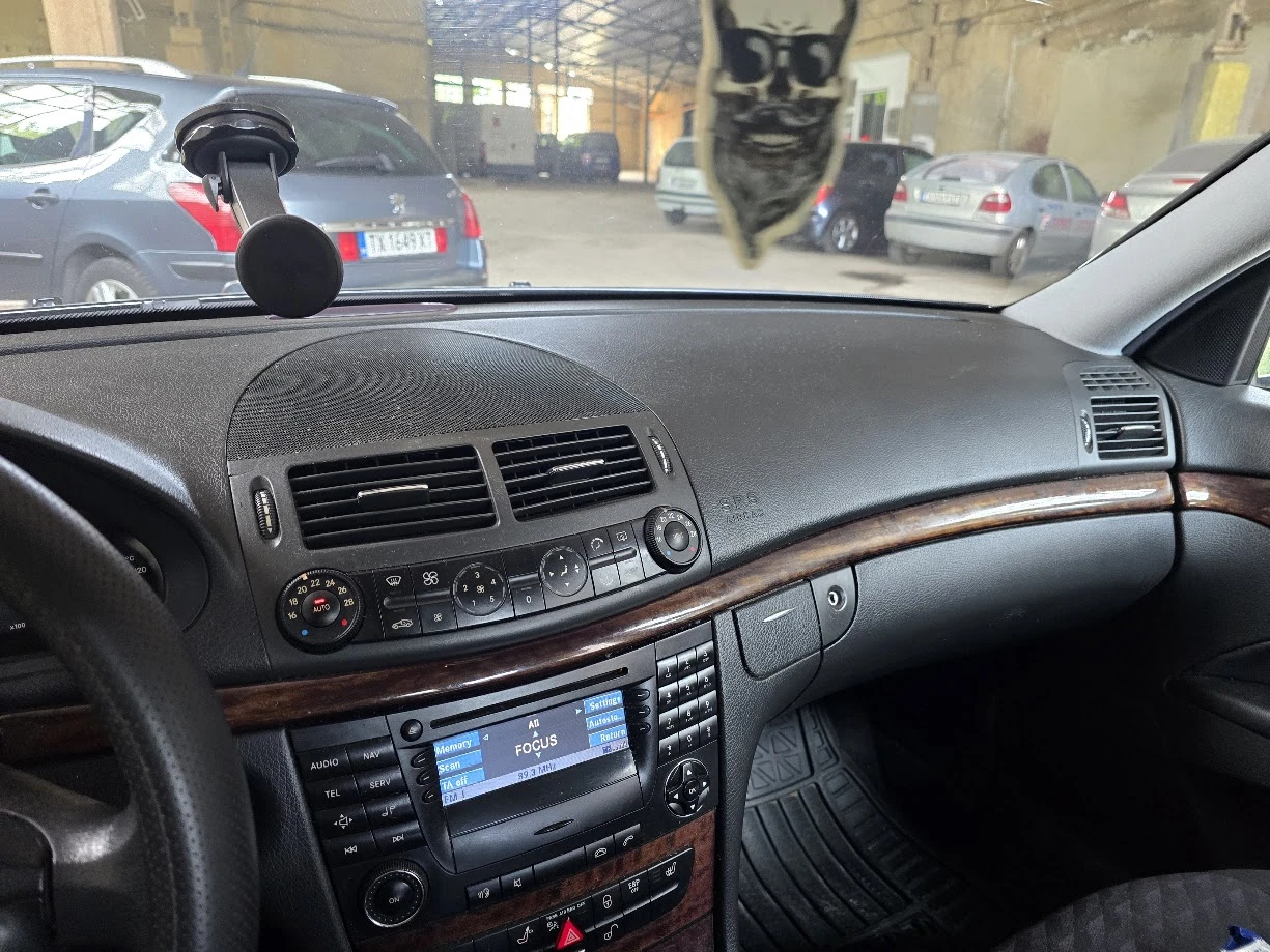 Mercedes-Benz E 320, снимка 6 - Автомобили и джипове - 53969715