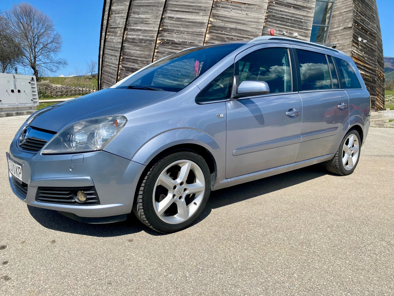 Opel Zafira Бензин газ, снимка 2 - Автомобили и джипове - 54284131