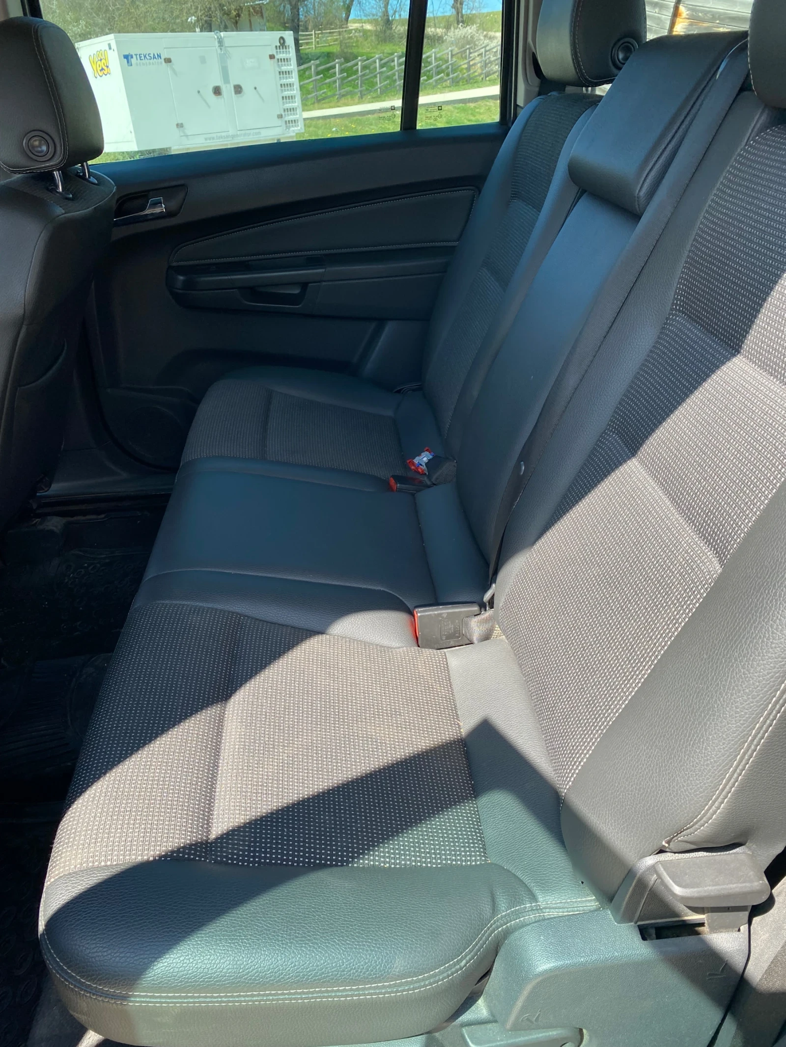 Opel Zafira Бензин газ, снимка 10 - Автомобили и джипове - 54284131