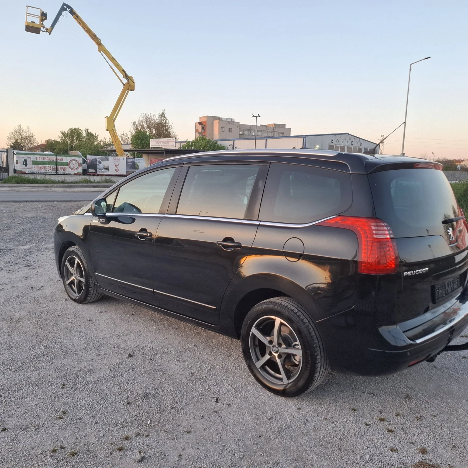 Peugeot 5008 1.6 E-HDI FAMILY, снимка 2 - Автомобили и джипове - 54348352