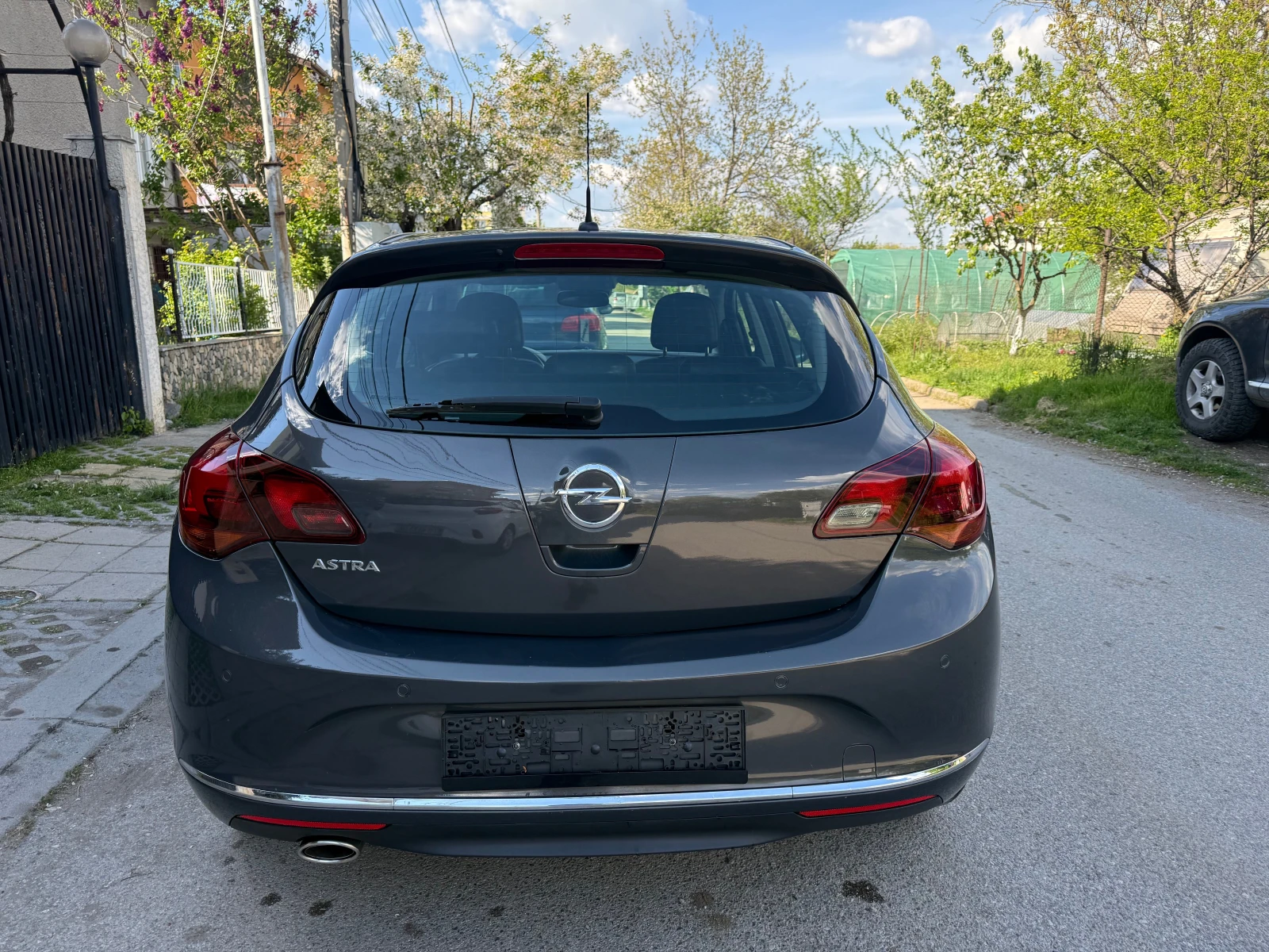Opel Astra 1.4 LPG COSMO FACELIFT, снимка 5 - Автомобили и джипове - 54413880