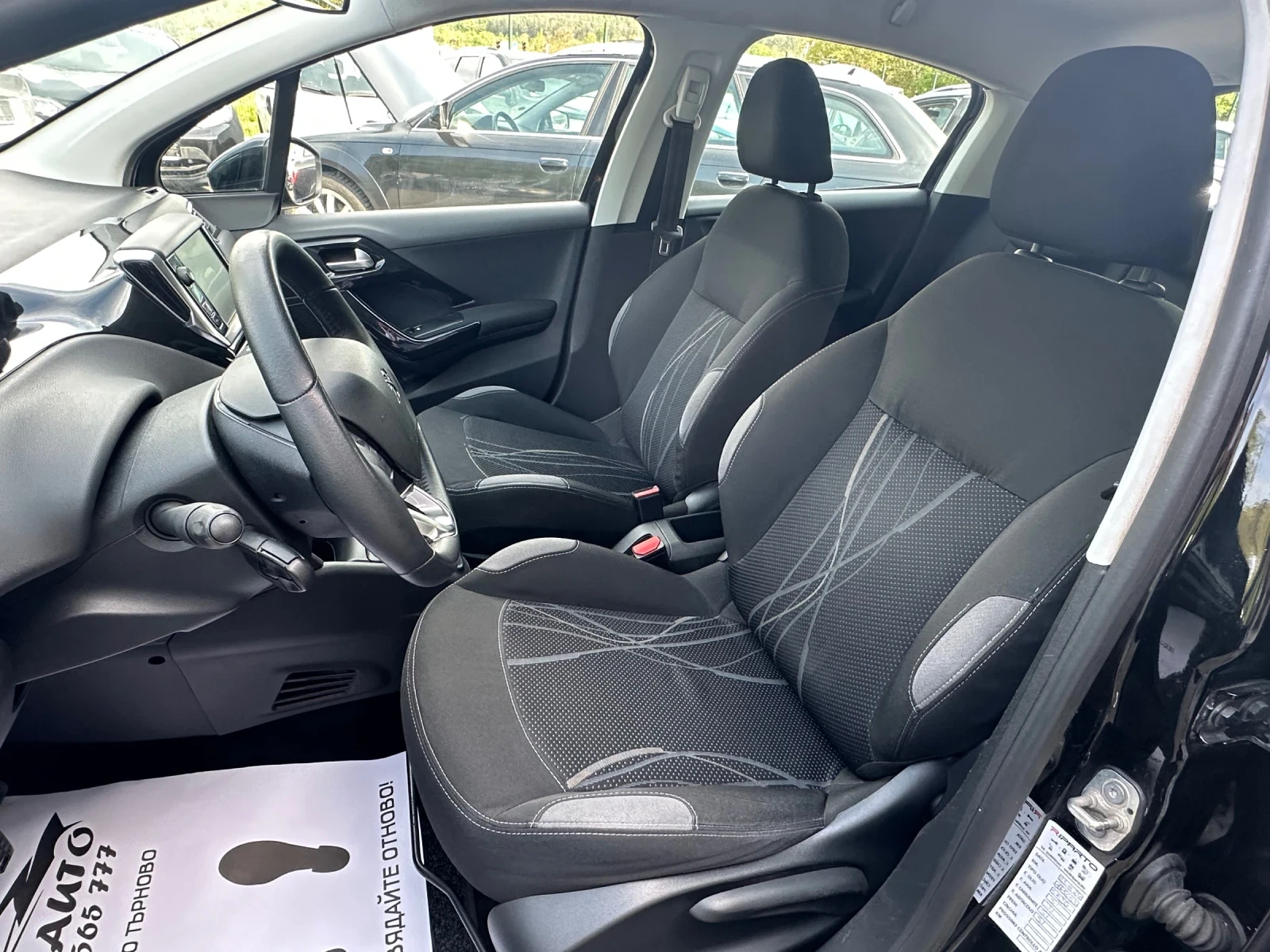 Peugeot 208 1.4HDI-68к.с-ACTIVE-ТЕМПОМАТ, снимка 11 - Автомобили и джипове - 54447883