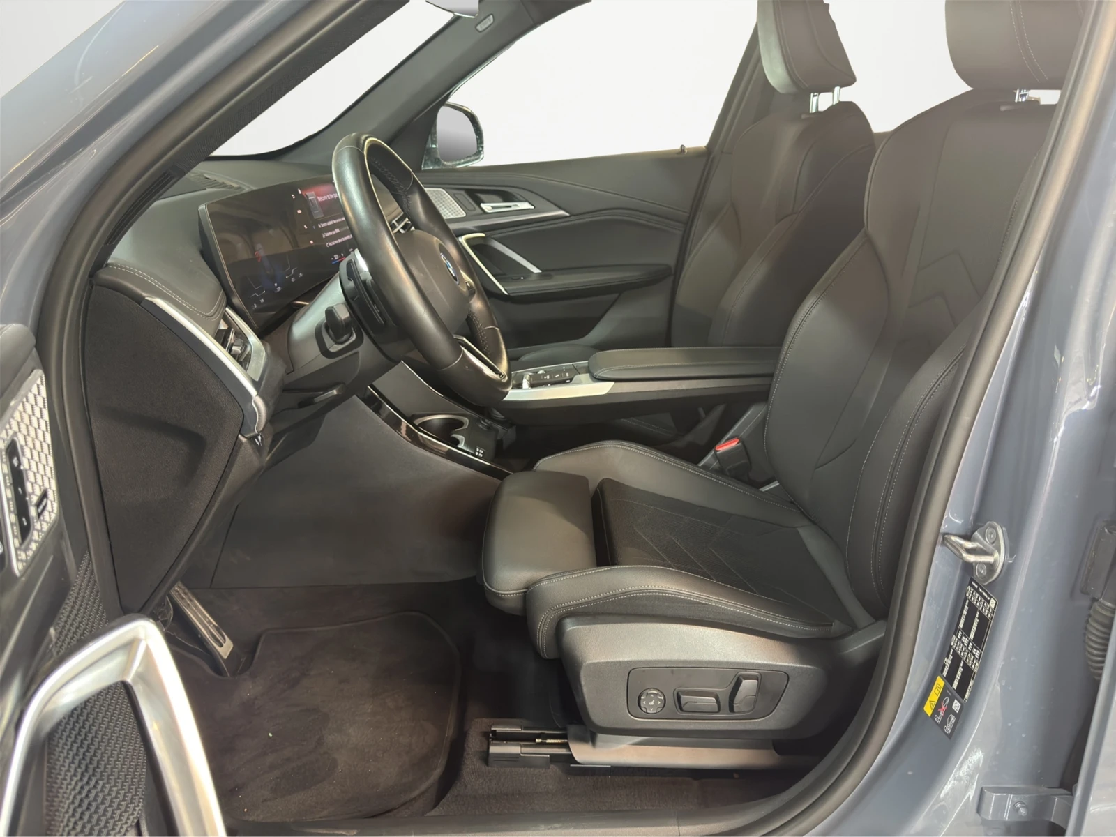 BMW iX1 xDrive30, снимка 6 - Автомобили и джипове - 54712207