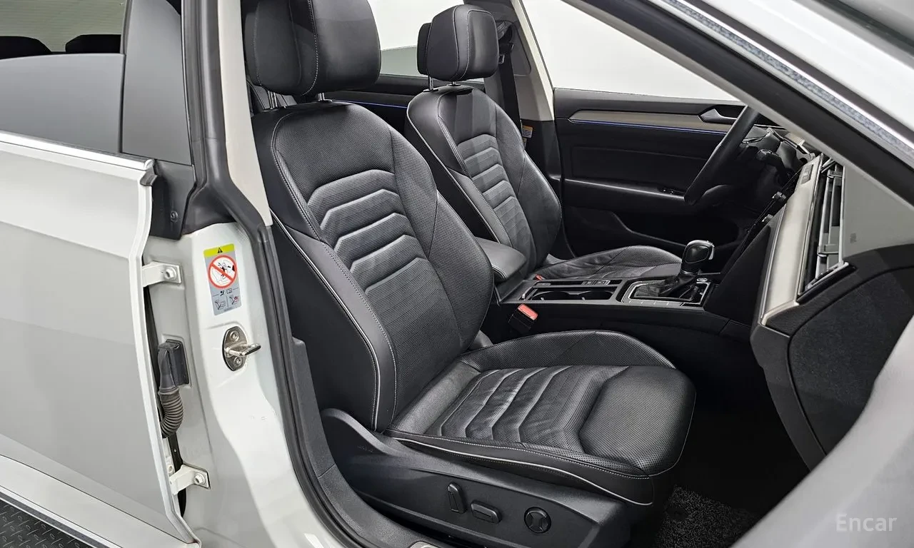 VW Arteon 2.0 TDI Premium, снимка 10 - Автомобили и джипове - 54957092