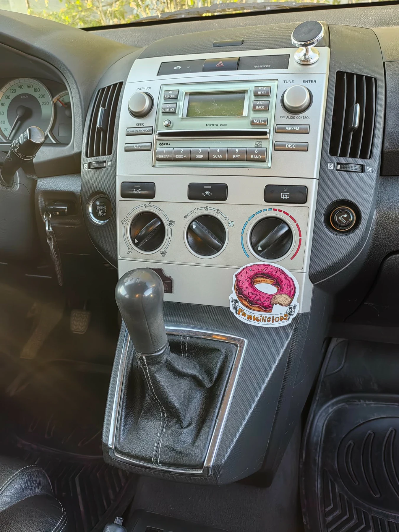 Toyota Corolla verso 2.00D4D, снимка 3 - Автомобили и джипове - 55507414