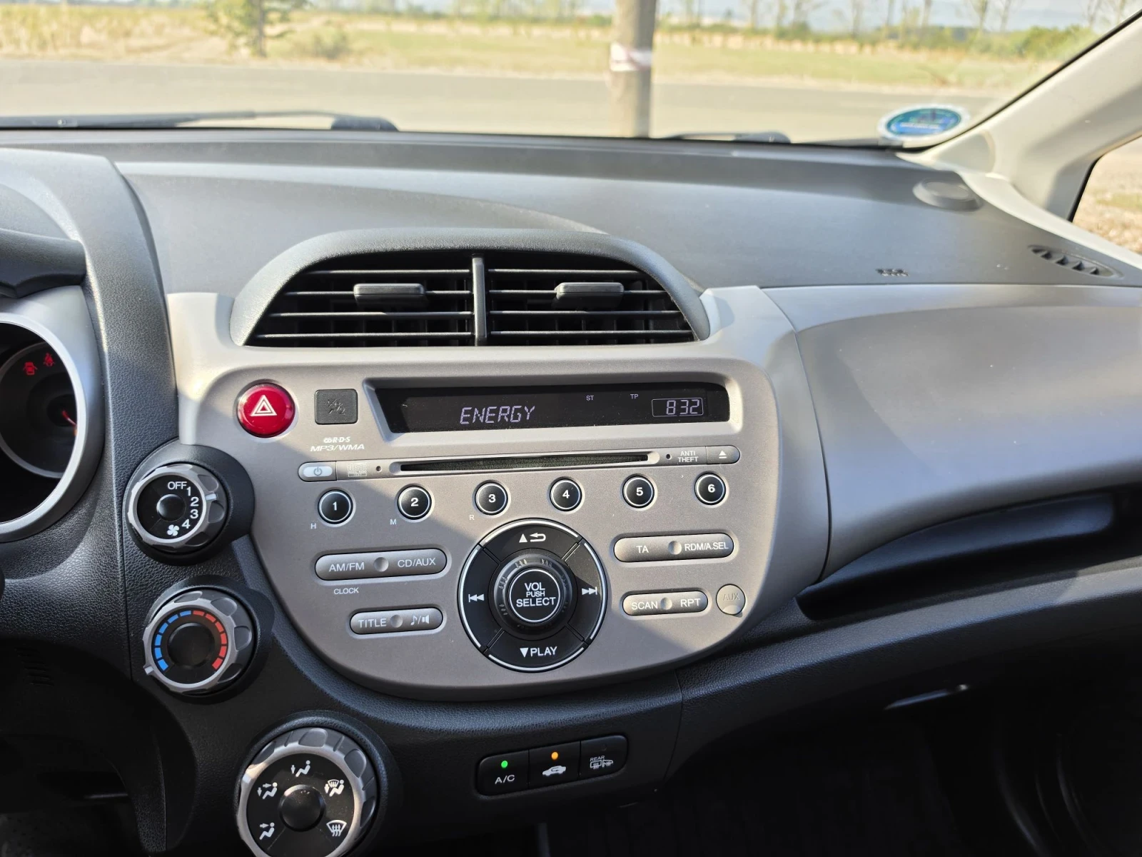 Honda Jazz 1.3I 90 138 km, снимка 16 - Автомобили и джипове - 55627837