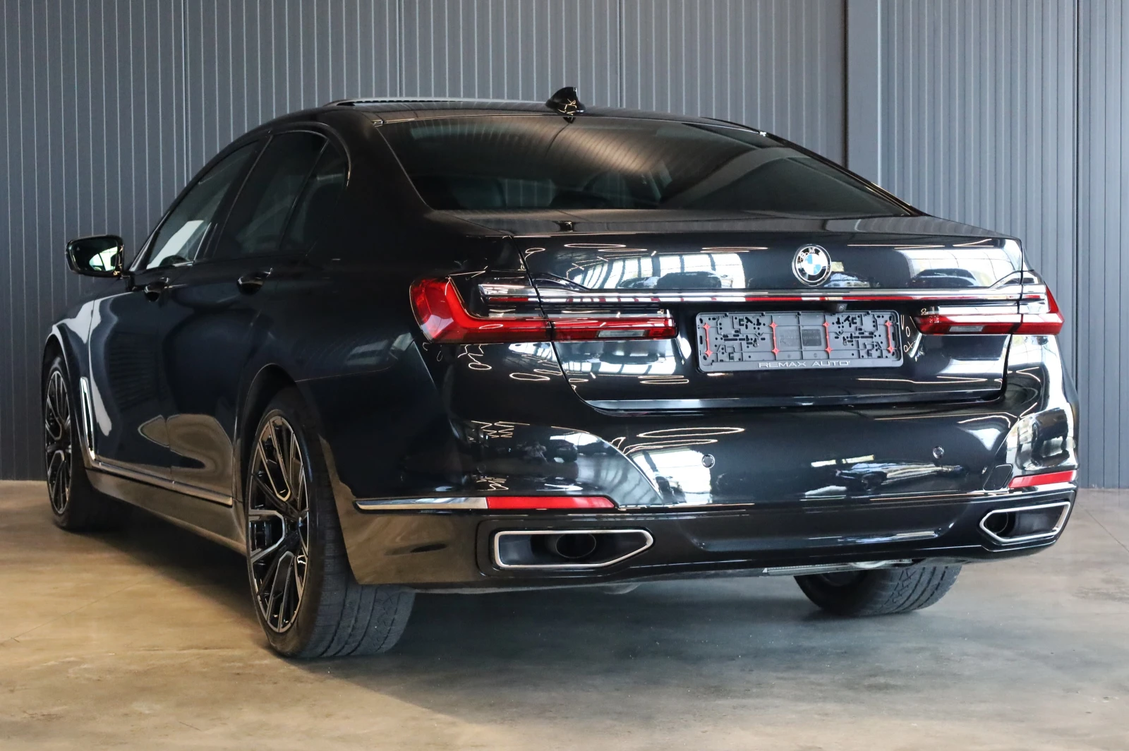BMW 740 * INDIVIDUAL* XDRIVE* LASER LIGHTS* 360* , снимка 5 - Автомобили и джипове - 55884638