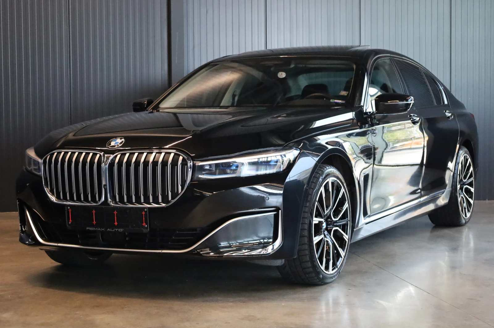 BMW 740 * INDIVIDUAL* XDRIVE* LASER LIGHTS* 360* , снимка 4 - Автомобили и джипове - 55884638