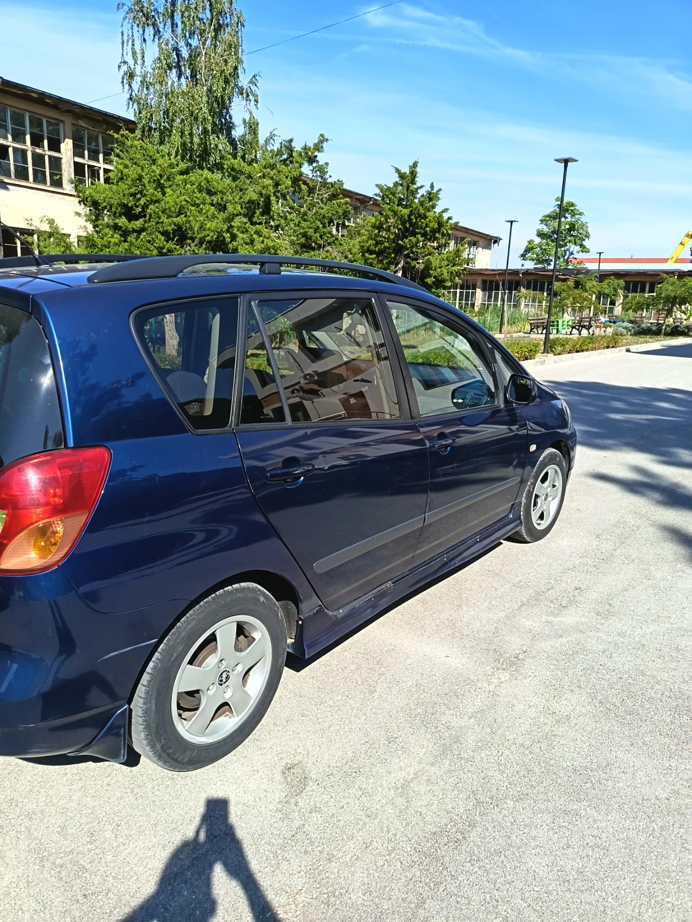 Toyota Corolla verso 2.0 TD, снимка 3 - Автомобили и джипове - 56139232
