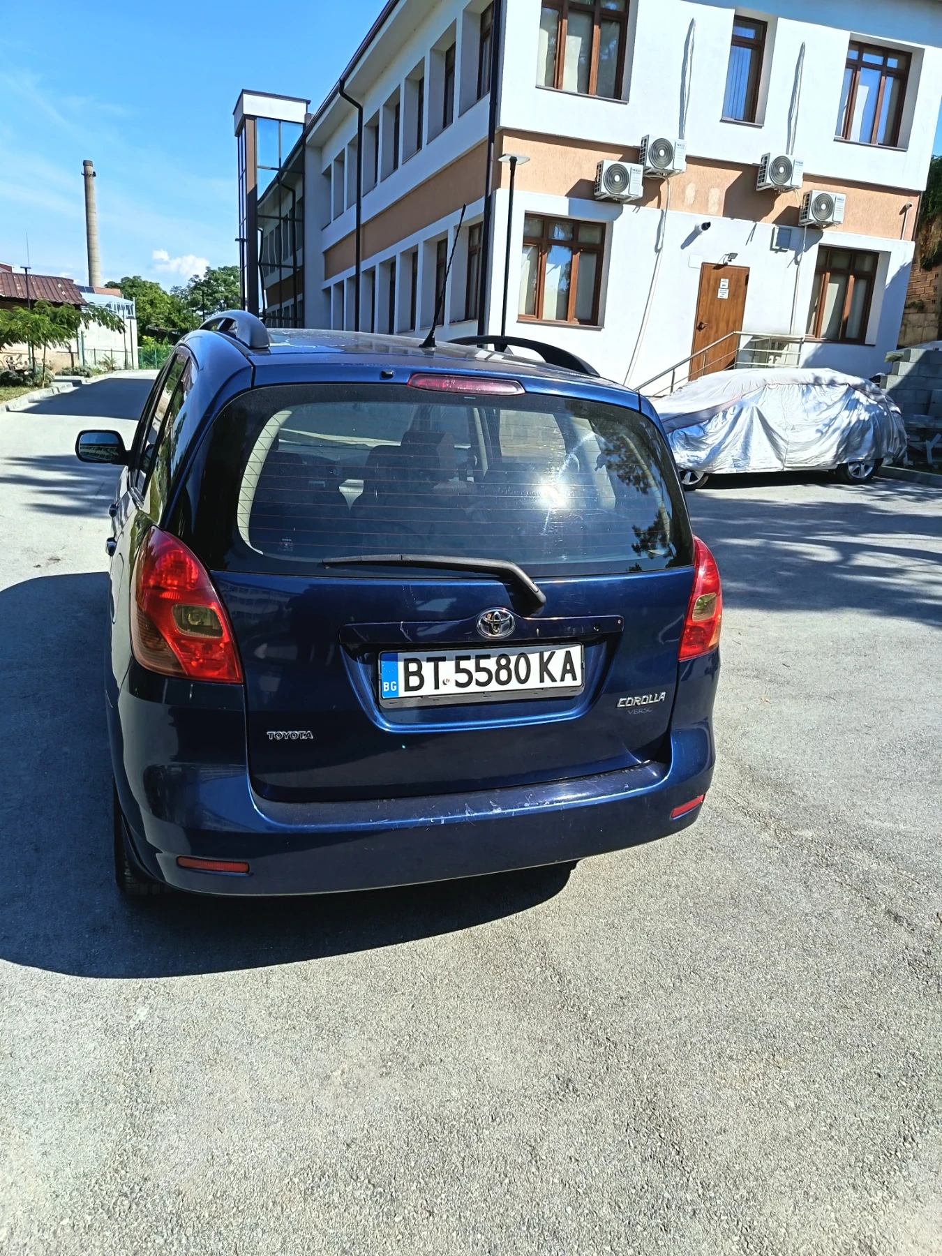 Toyota Corolla verso 2.0 TD, снимка 2 - Автомобили и джипове - 56139232