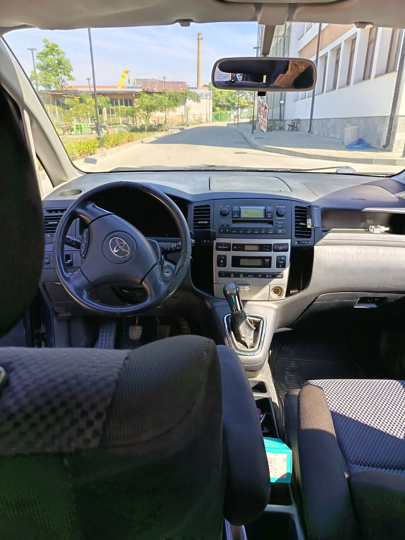 Toyota Corolla verso 2.0 TD, снимка 6 - Автомобили и джипове - 56139232