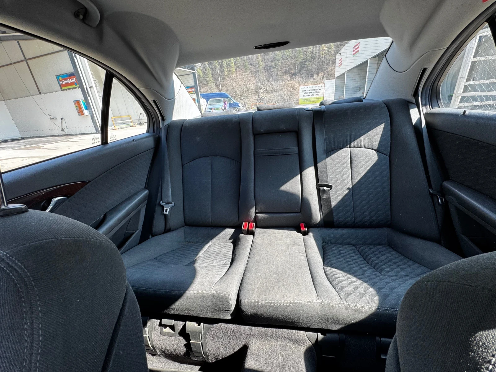 Mercedes-Benz E 220, снимка 9 - Автомобили и джипове - 56245733