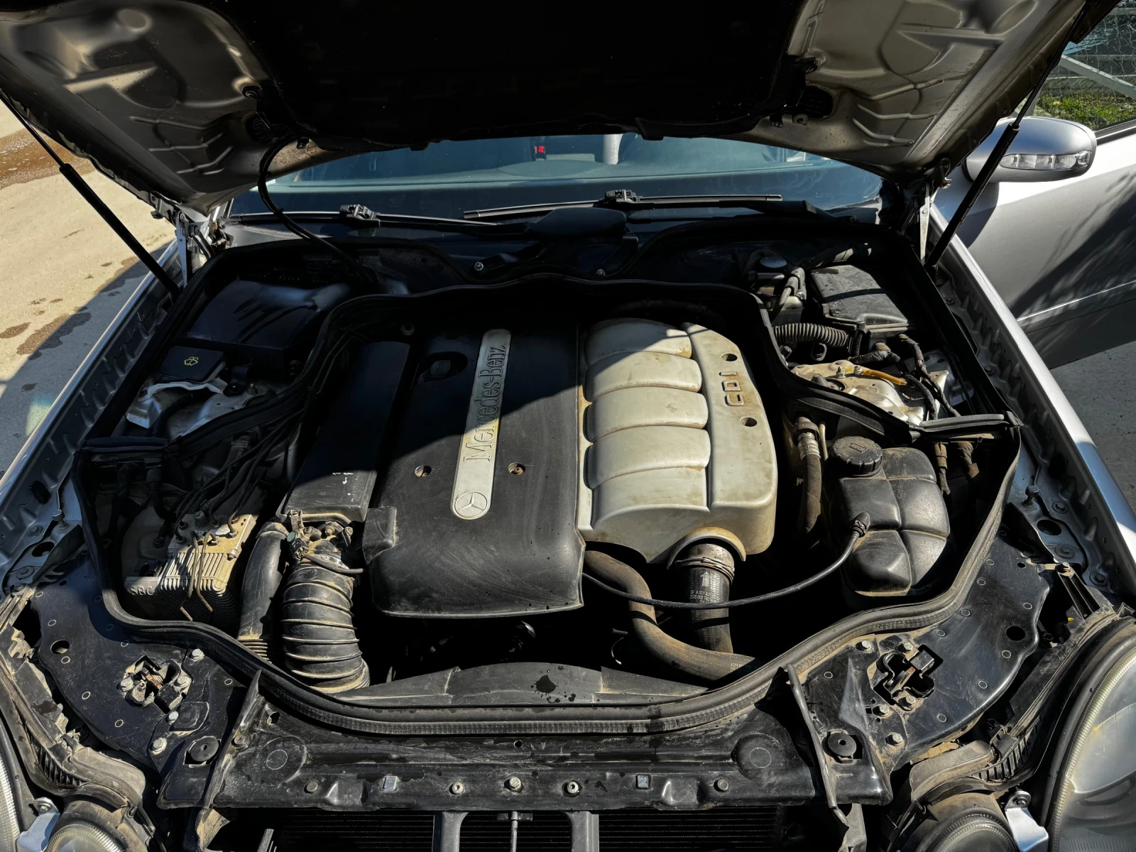 Mercedes-Benz E 220, снимка 13 - Автомобили и джипове - 56245733