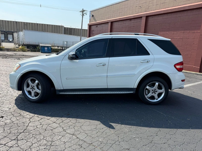 Mercedes-Benz ML 63 AMG подгрев* обдух* harman* камера* keyless, снимка 3 - Автомобили и джипове - 48666657