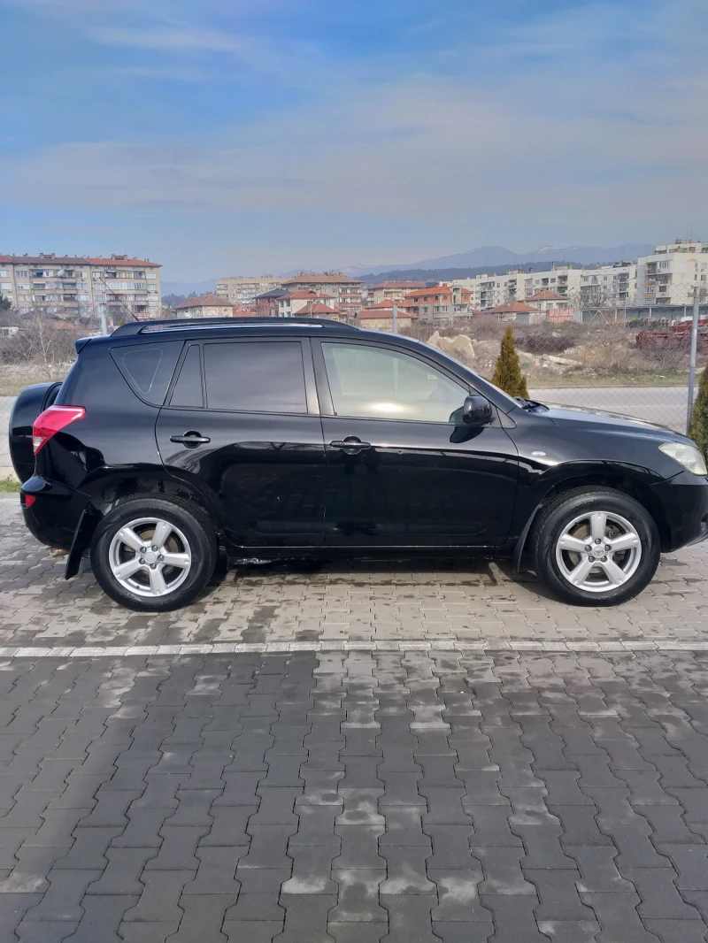 Toyota Rav4, снимка 2 - Автомобили и джипове - 49482652