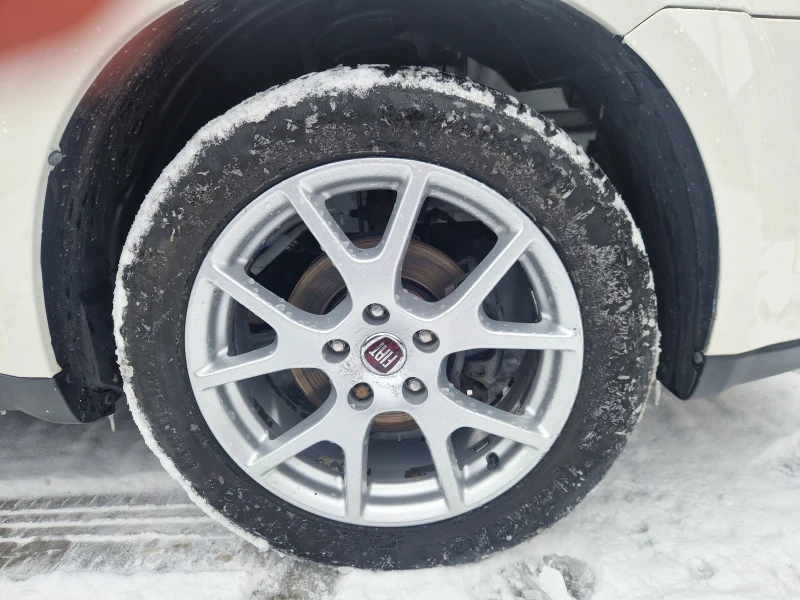 Fiat Freemont 3.6I AWD , AVTOMATIK FULL, снимка 14 - Автомобили и джипове - 53032552