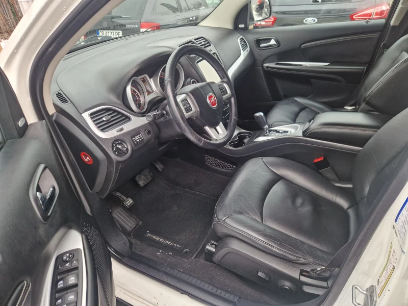 Fiat Freemont 3.6I AWD , AVTOMATIK FULL, снимка 12 - Автомобили и джипове - 53032552
